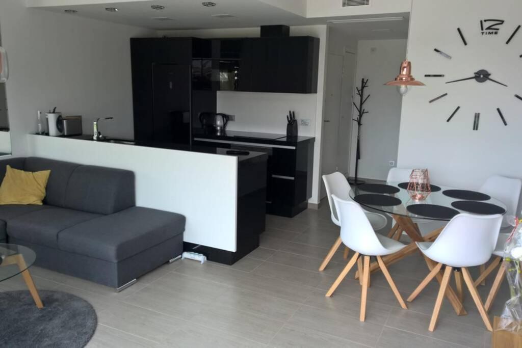 Sun Terrace Apartment 또레비에하 외부 사진