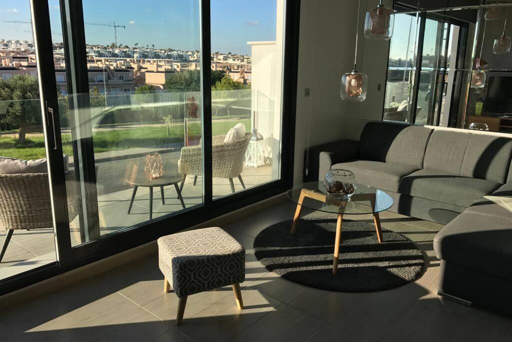 Sun Terrace Apartment 또레비에하 외부 사진